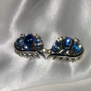 1956 CROWN TRIFARI TRIFARI REFLECTIONS Jewel FANTASY MOONSTONE CABOCHON EARRINGS